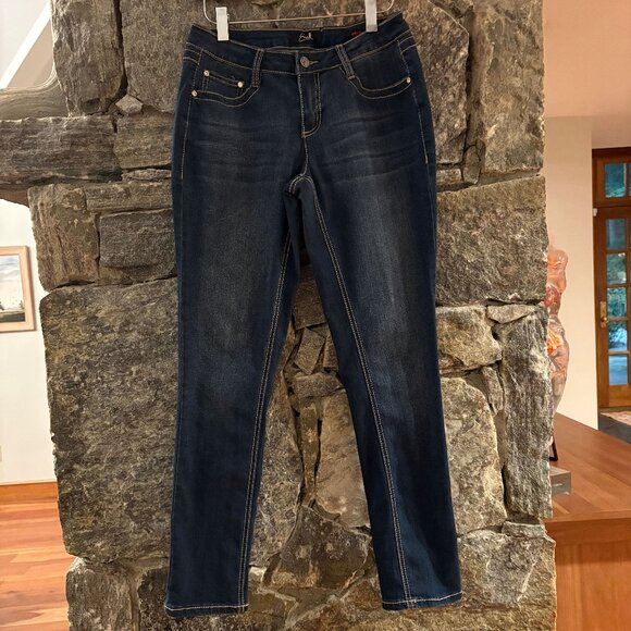 EARL JEANS -SKINNY JEAN; DARK WASH, SIZE 6 - LIKE NEW! - Picture 1 of 5